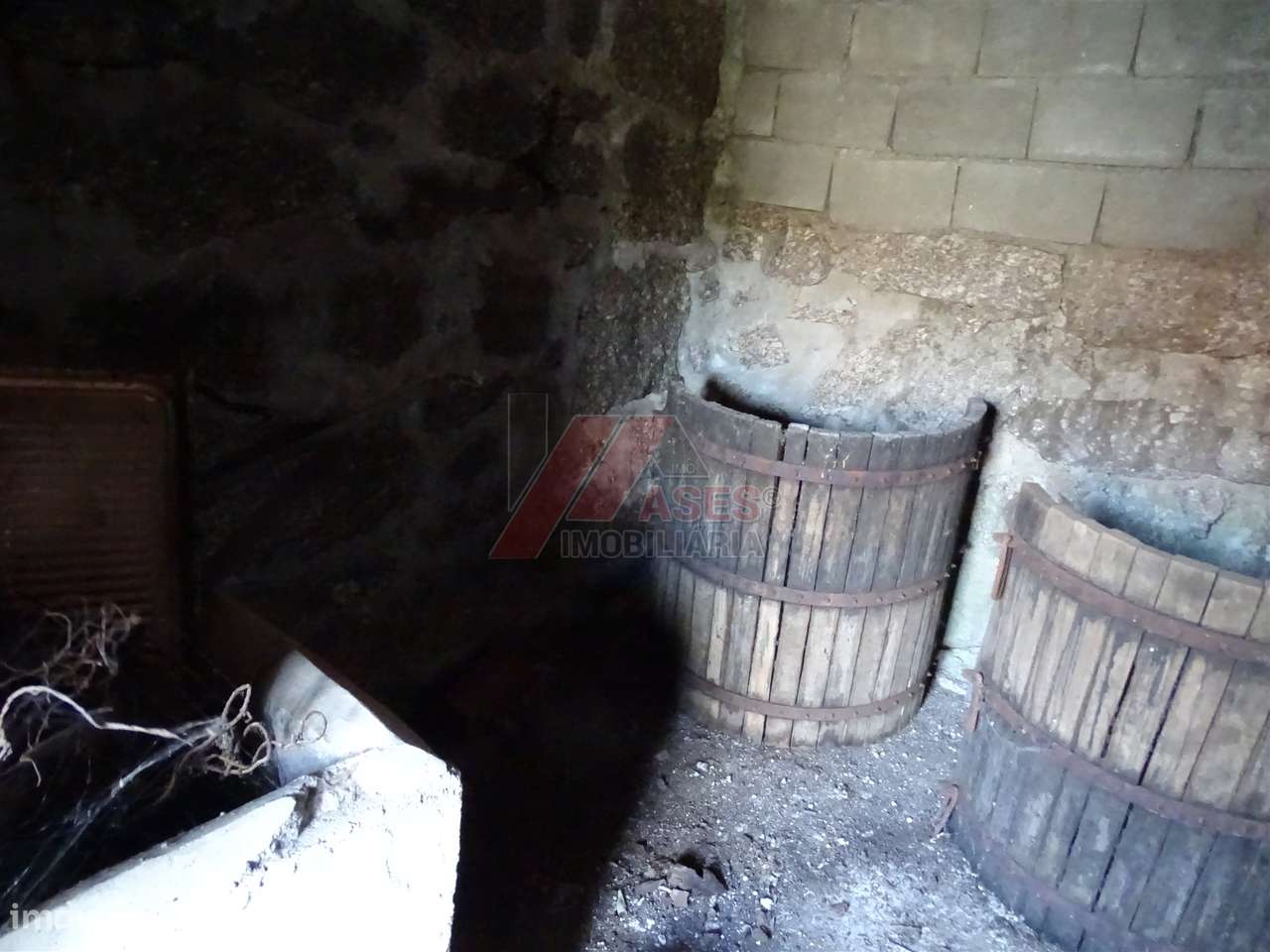 Moradia Rústica e Terreno!-13