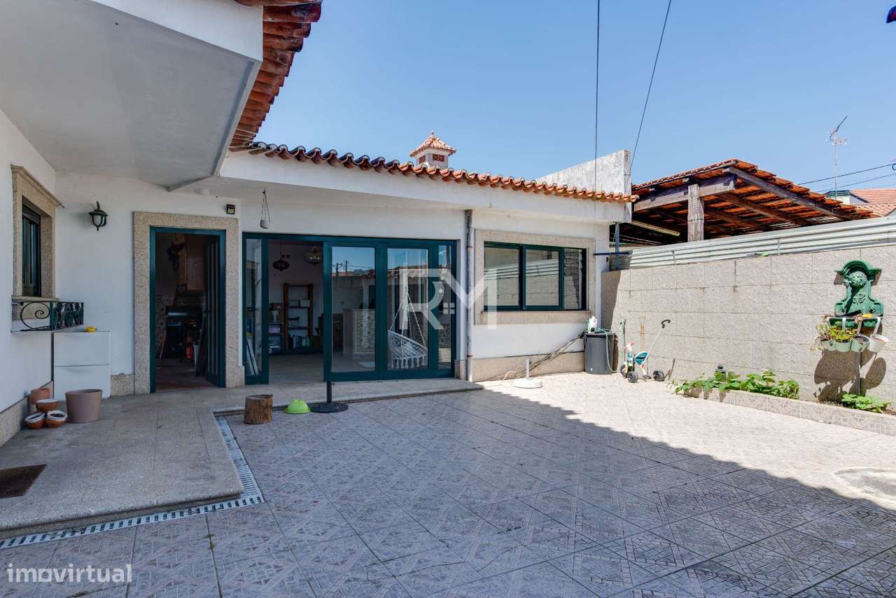 MORADIA T5 COM ESPAÇO EXTERIOR | SUSÃO, VALONGO-6