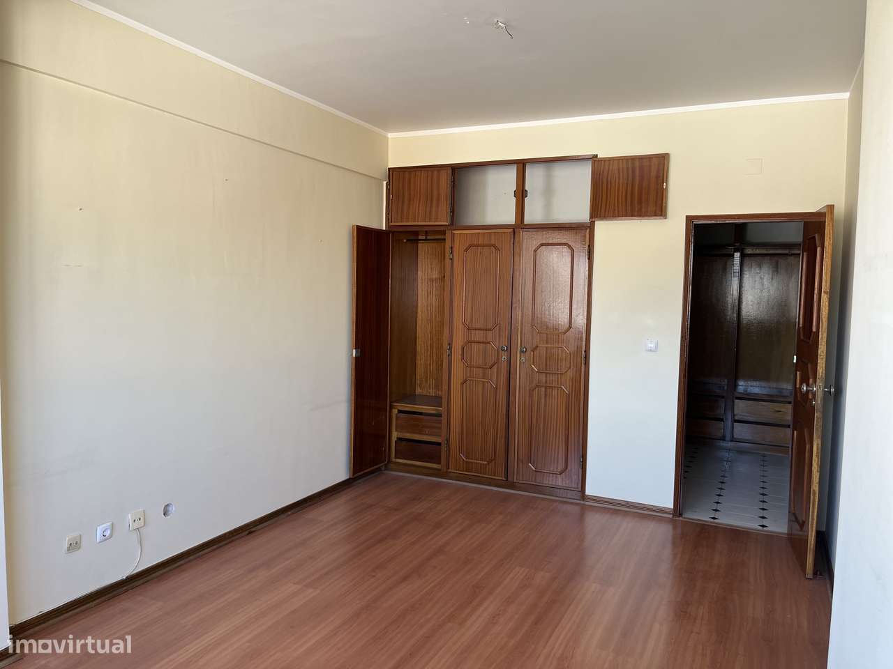 Apartamento T3 com 2 casas de banho em Loures-14