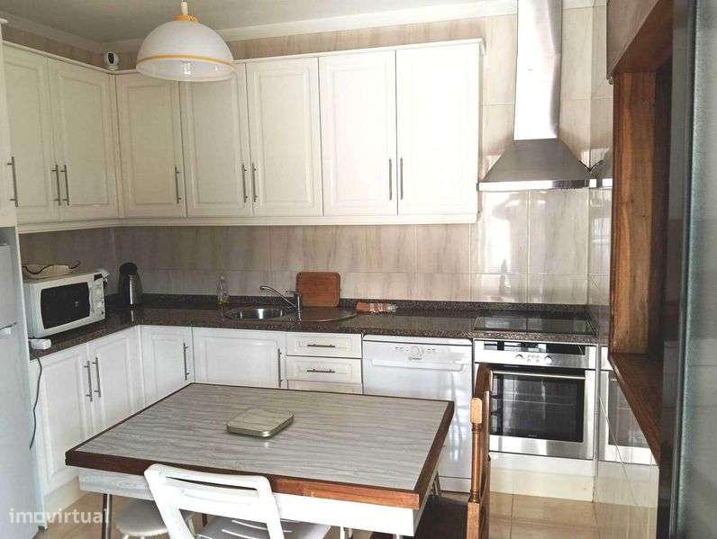 Moradia T8 com jardim e apartamento independente em Canelas - Grande imagem: 5/12