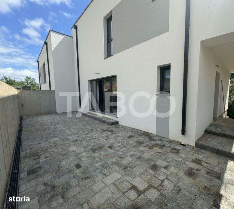 Vanzare duplex premium garaj pentru 2 masini chiar la intrare Tauti - Imagine principală: 3/15