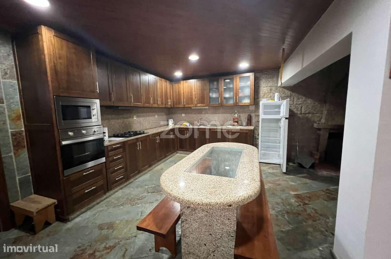 Moradia T4 com 4 Suites em Águas Frias – A 10 Minutos de Chaves - Grande imagem: 3/25