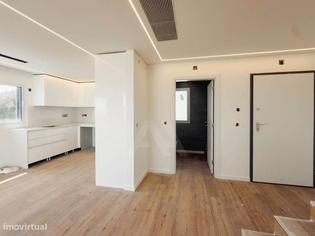 Moradia T5 na Amoreira com vista mar, piscina e jardim privativo-7