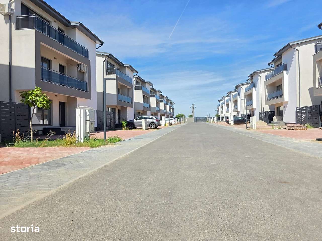 Vila P+1E +Mansardă 5 camere 3 bai si curte Măgurele-Ilfov - Imagine principală: 4/17