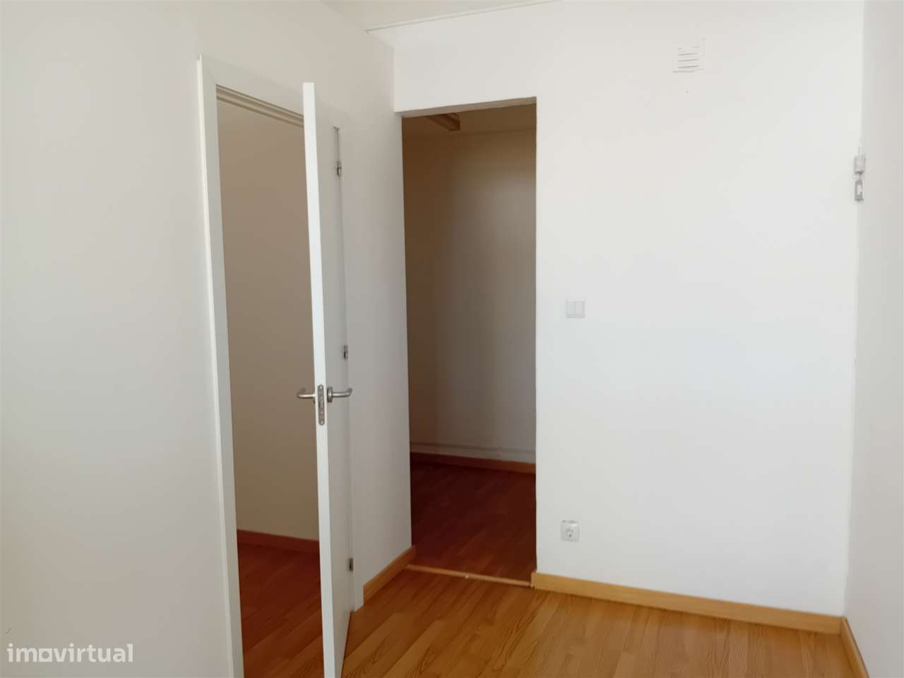 Loja T1 Venda em Torres Novas (Santa Maria, Salvador e Santiago),Torre - Grande imagem: 3/16