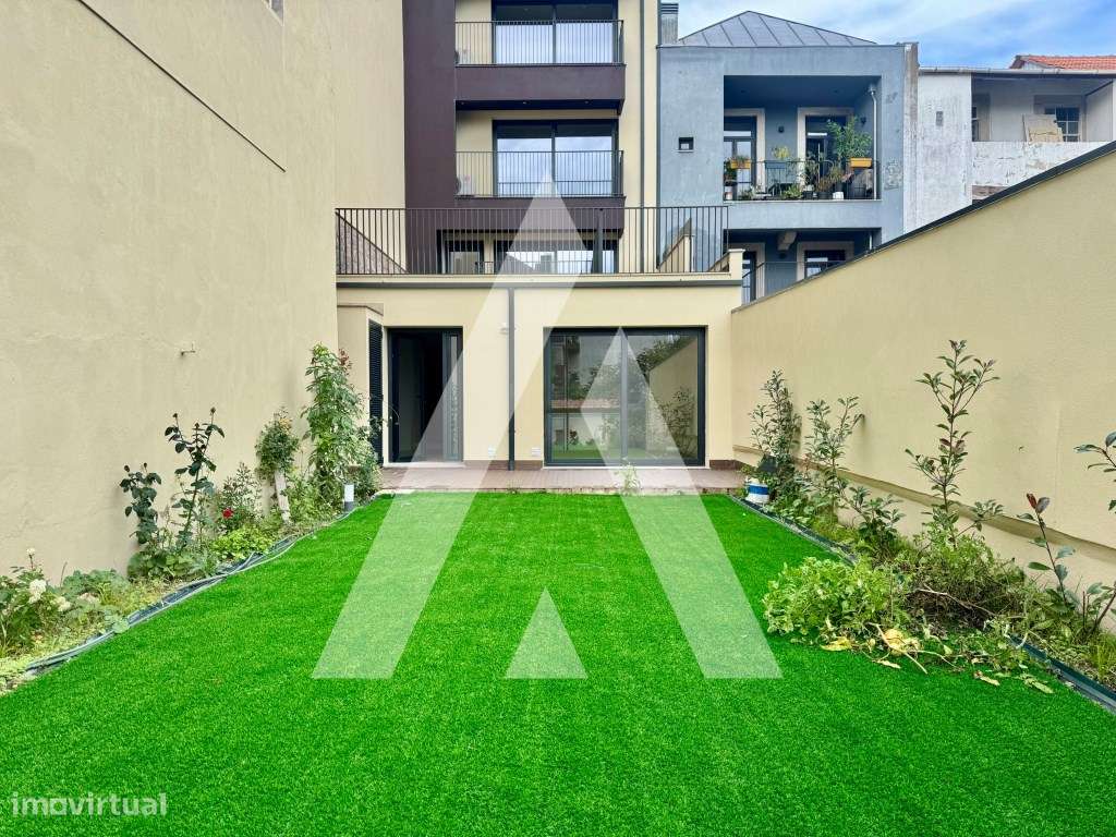 Apartamento T1 com Amplo Terraço no Centro do Porto - Grande imagem: 4/28