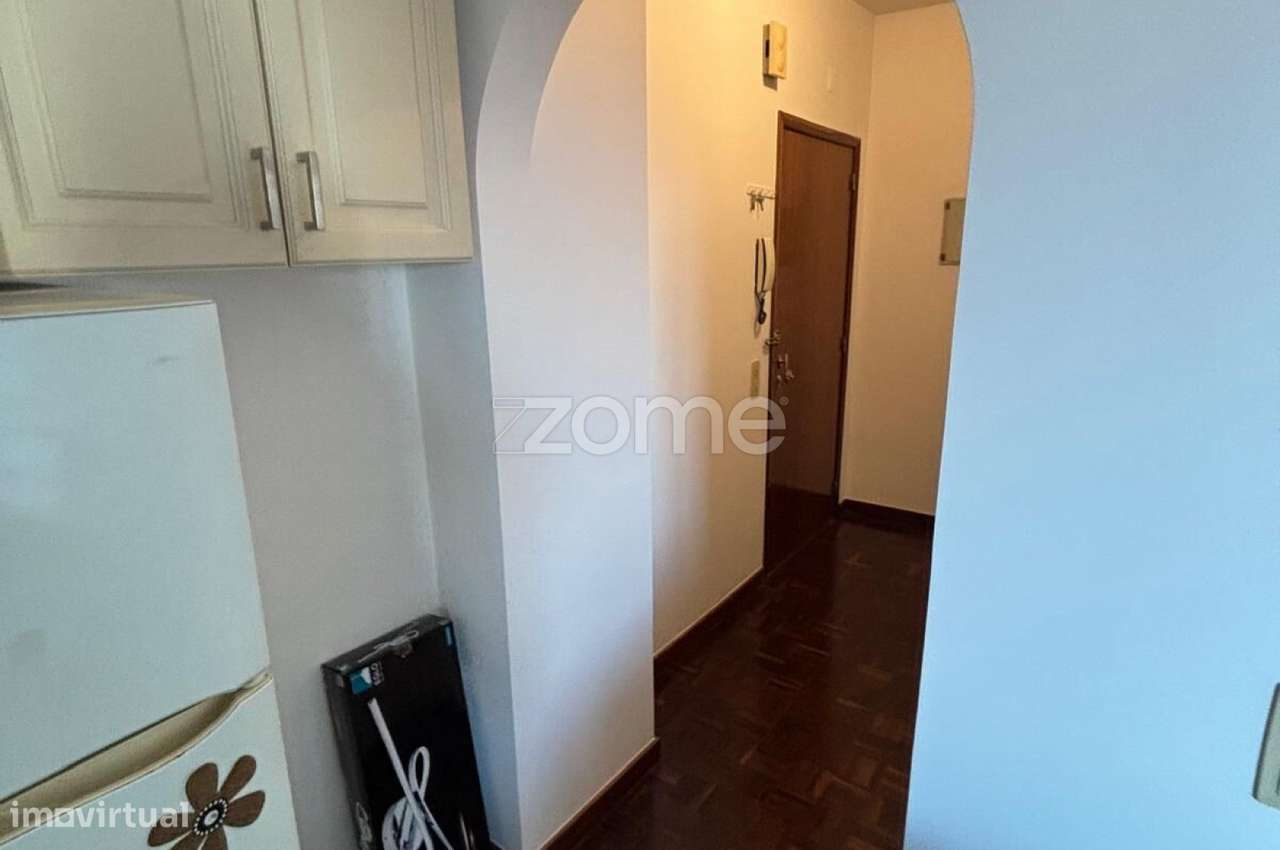 T0 Arrendar - Junto Escola Jaime Moniz | Vista cais do Funchal - Grande imagem: 4/13