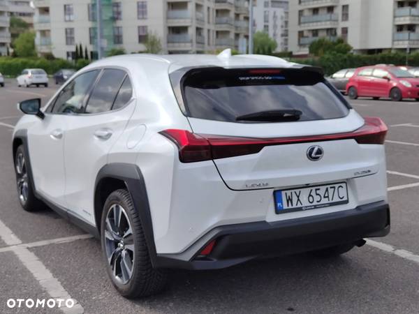 Lexus UX - 5