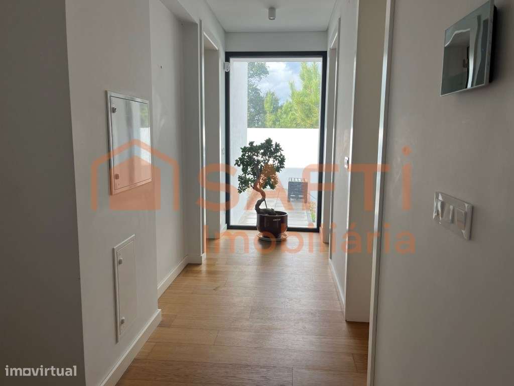 Moradia moderna térrea em Palmela, a menos de meia hora de Lisboa - Grande imagem: 4/33