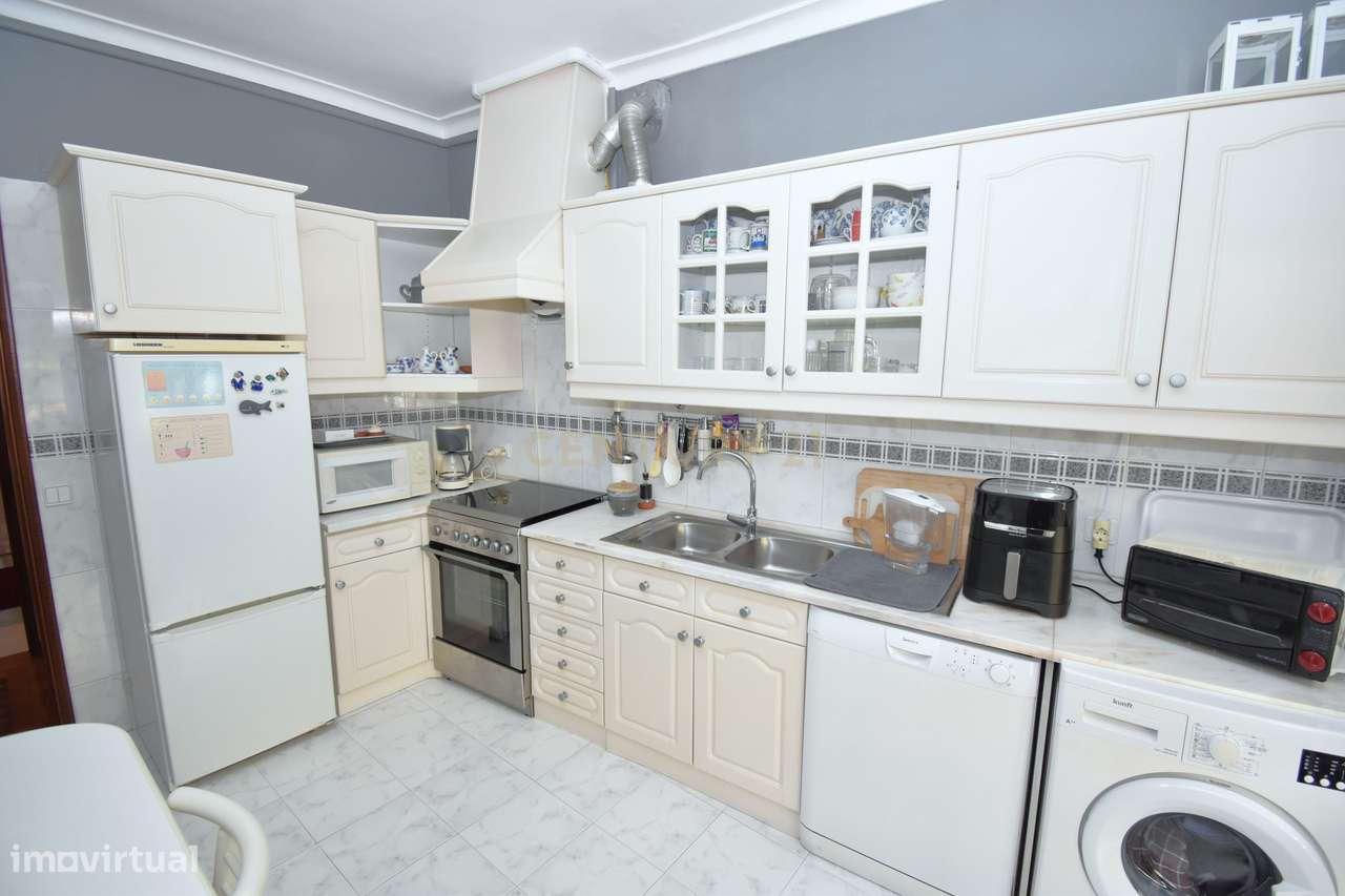 O Refúgio Perfeito entre o Mar e a Cidade. T3 Renovado na Costa da Cap-25