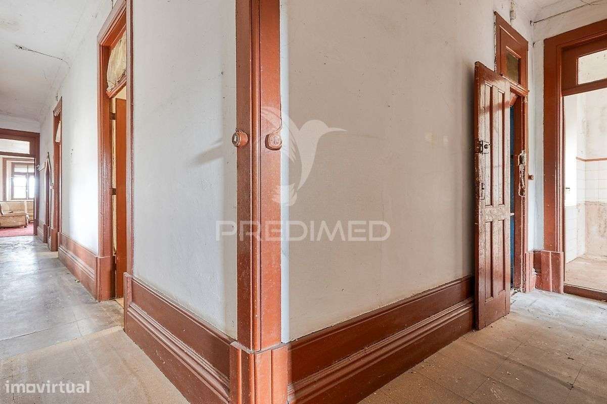 Moradia de 3 Pisos para Renovar no Candal - Grande imagem: 5/18