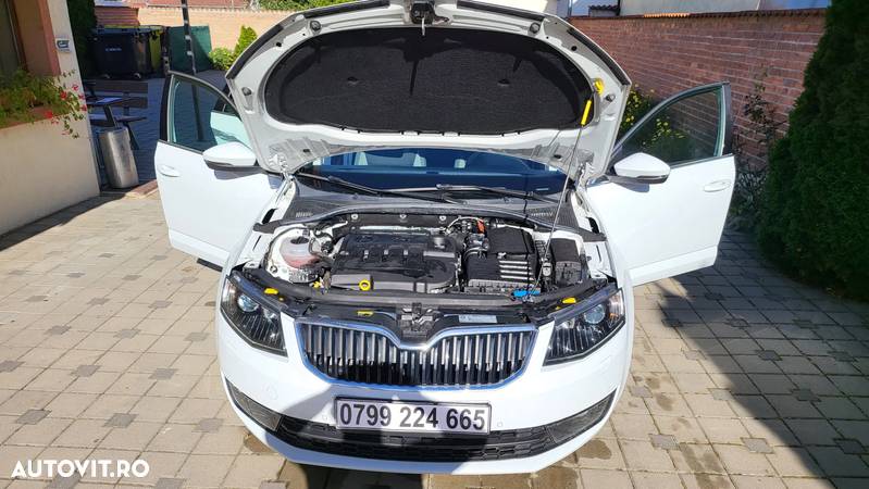 Skoda Octavia 2.0 TDI DSG Style - 37