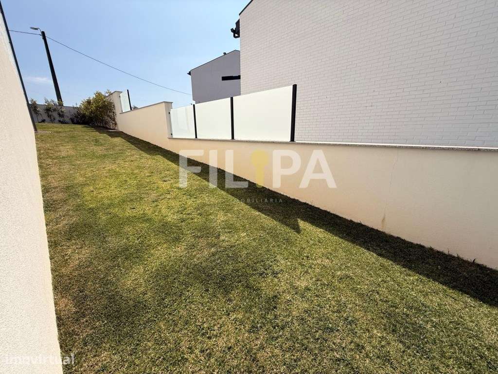 Moradia T3 Como Nova | Construção 2025 | Jardim | Garagem para 3 Ca...-30