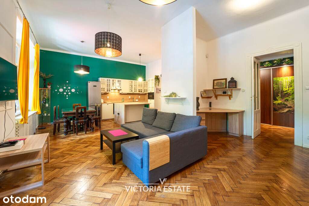 Duży apartament w pięknej kamienicy przy parku-7