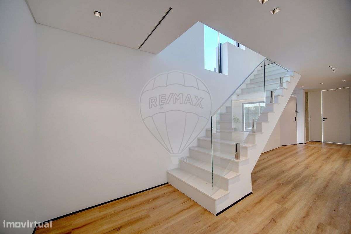 Moradia T5 para venda-13