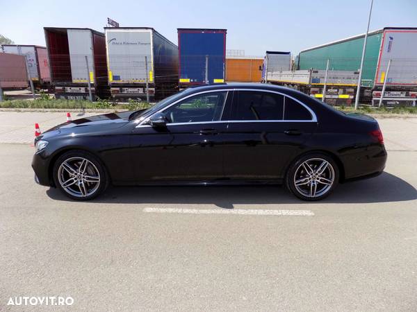 Mercedes-Benz E 200 4MATIC Aut. - 2