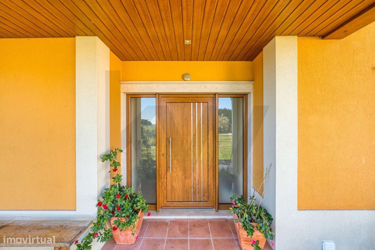 Moradia T5 localizada a apenas 12 minutos (9,5 km) de Santarém - Grande imagem: 5/43