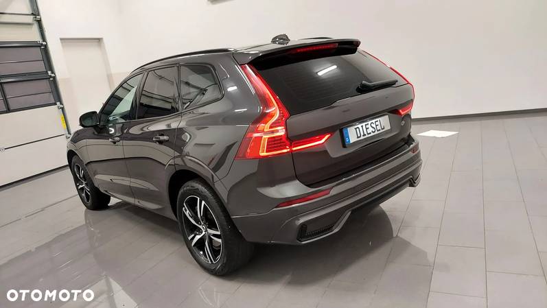 Volvo XC 60 B4 D Plus Dark - 4