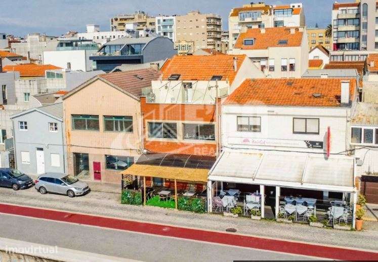 PRÉDIO EM PRIMEIRA LINHA DE MAR - Grande imagem: 4/7