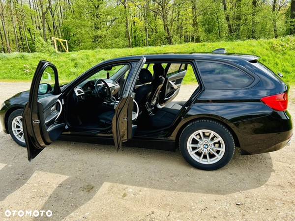 BMW Seria 3 320d Touring xDrive - 5