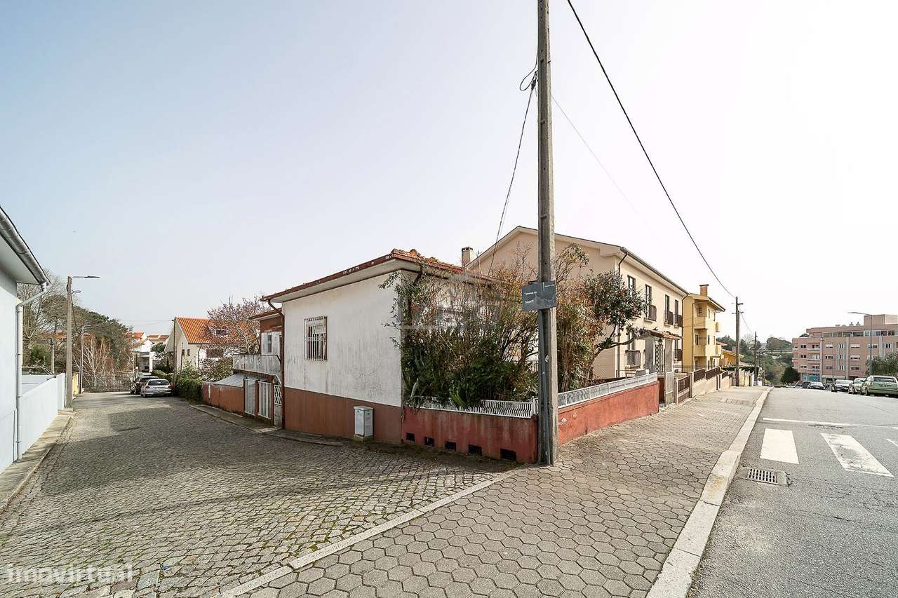 Moradia de 4 Frentes com Terreno  Arcos do Sardão | Oliveira do Douro - Grande imagem: 2/26