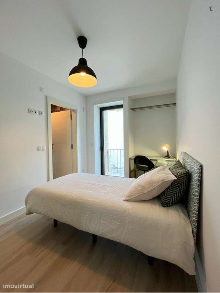Quarto - localizado em Benfica Lisbon - Grande imagem: 4/15