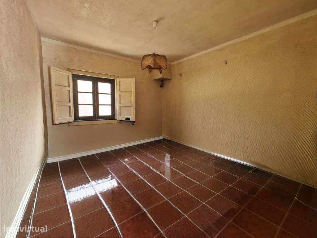 Moradia junto às muralhas do Castelo de Óbidos-11