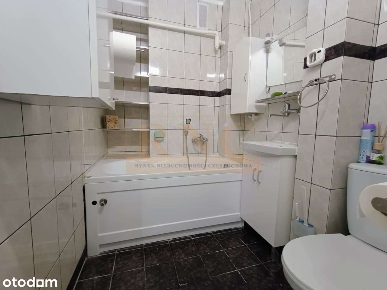 Parter z dużym balkonem | Tysiąclecie | Oddzielna kuchnia - Pełny obrazek: 3/10