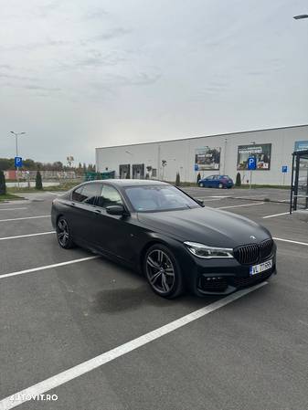 BMW Seria 7 750i xDrive - 2