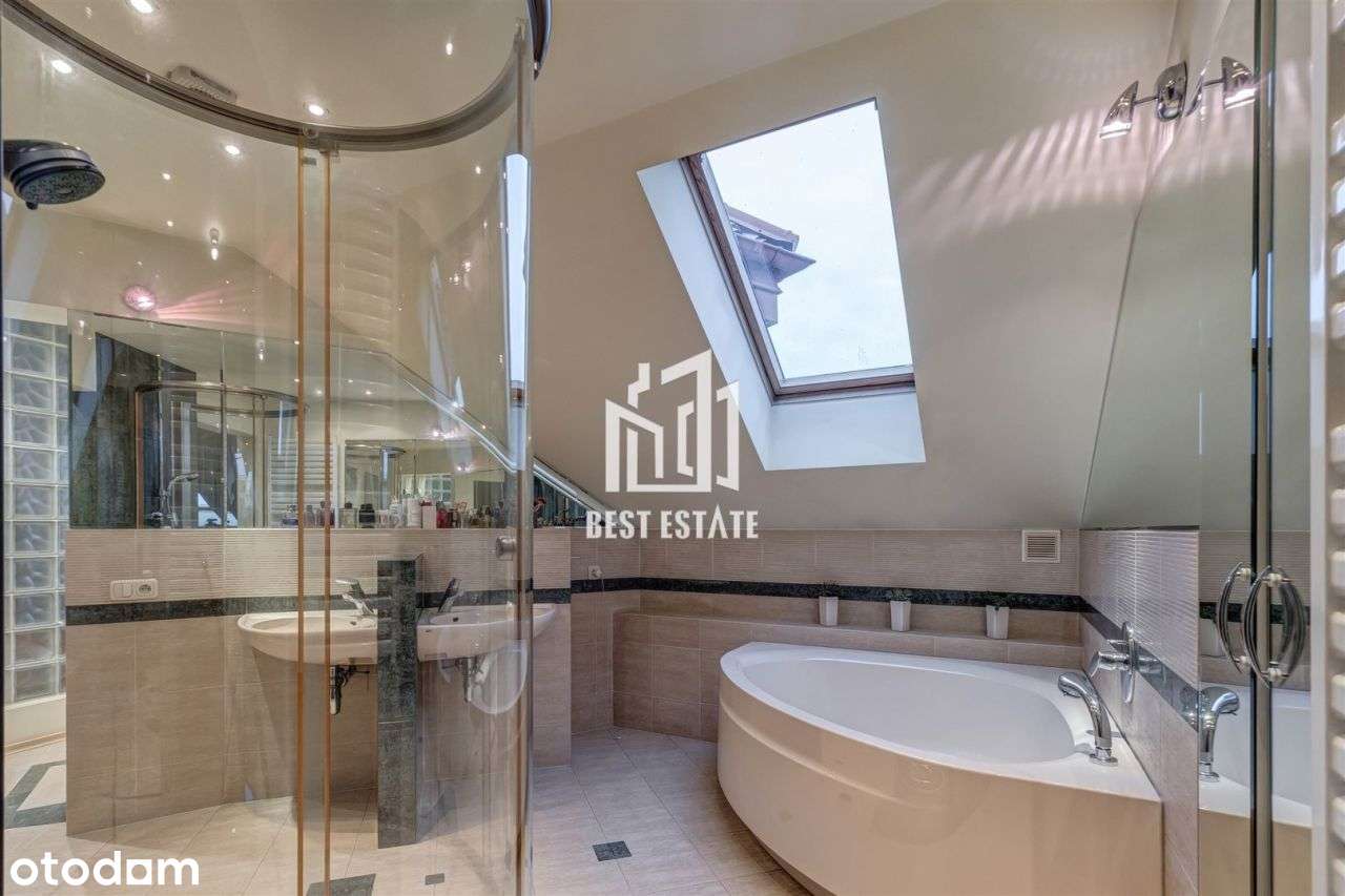 Przestronny Dom Blisko Centrum-18