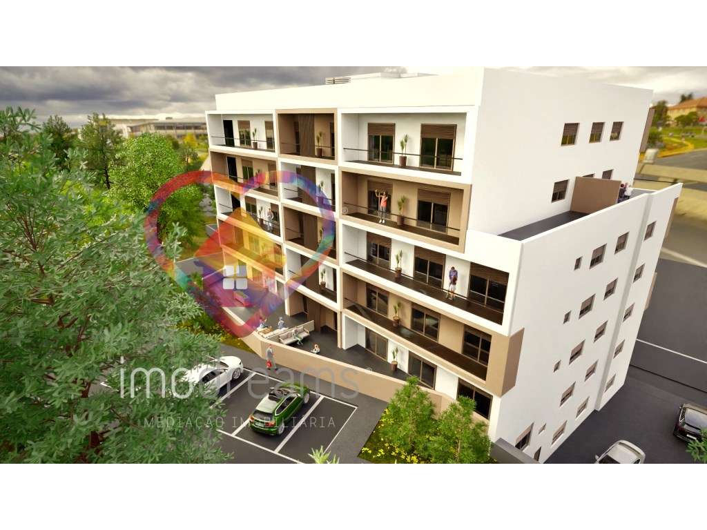 Apartamento T3 c/ Varanda em Oliveira de Azeméis, Aveiro-0