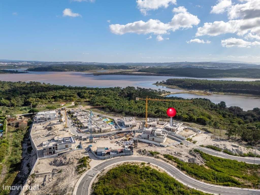 Lote com moradia iniciada junto aos campos de golfe e às praias-20