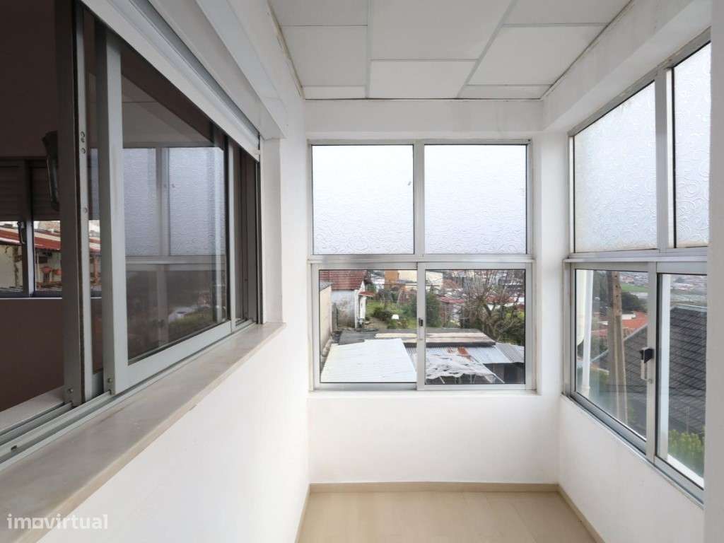 Moradia com 3 habitações independentes-7