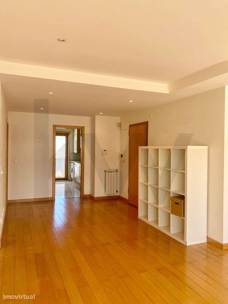 Fantástico Apartamento T2 Com 2 Terraços e Varanda - Expo SUL - Grande imagem: 4/27