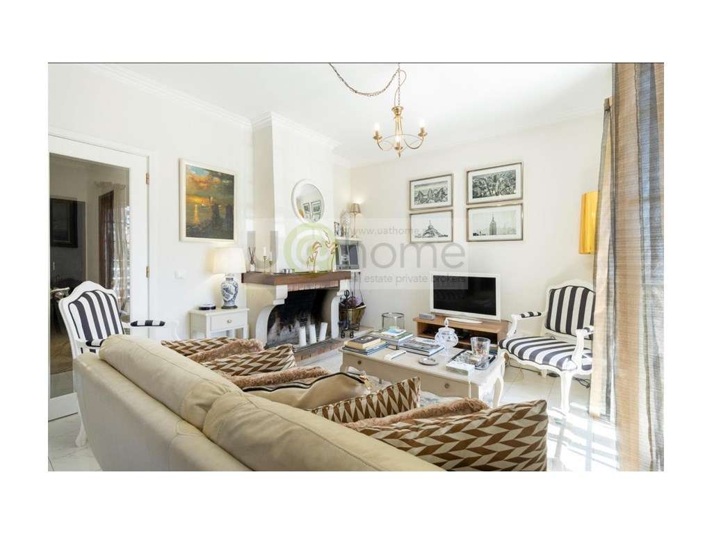 Moradia V4 geminada em Vilamoura perto da Marina-5