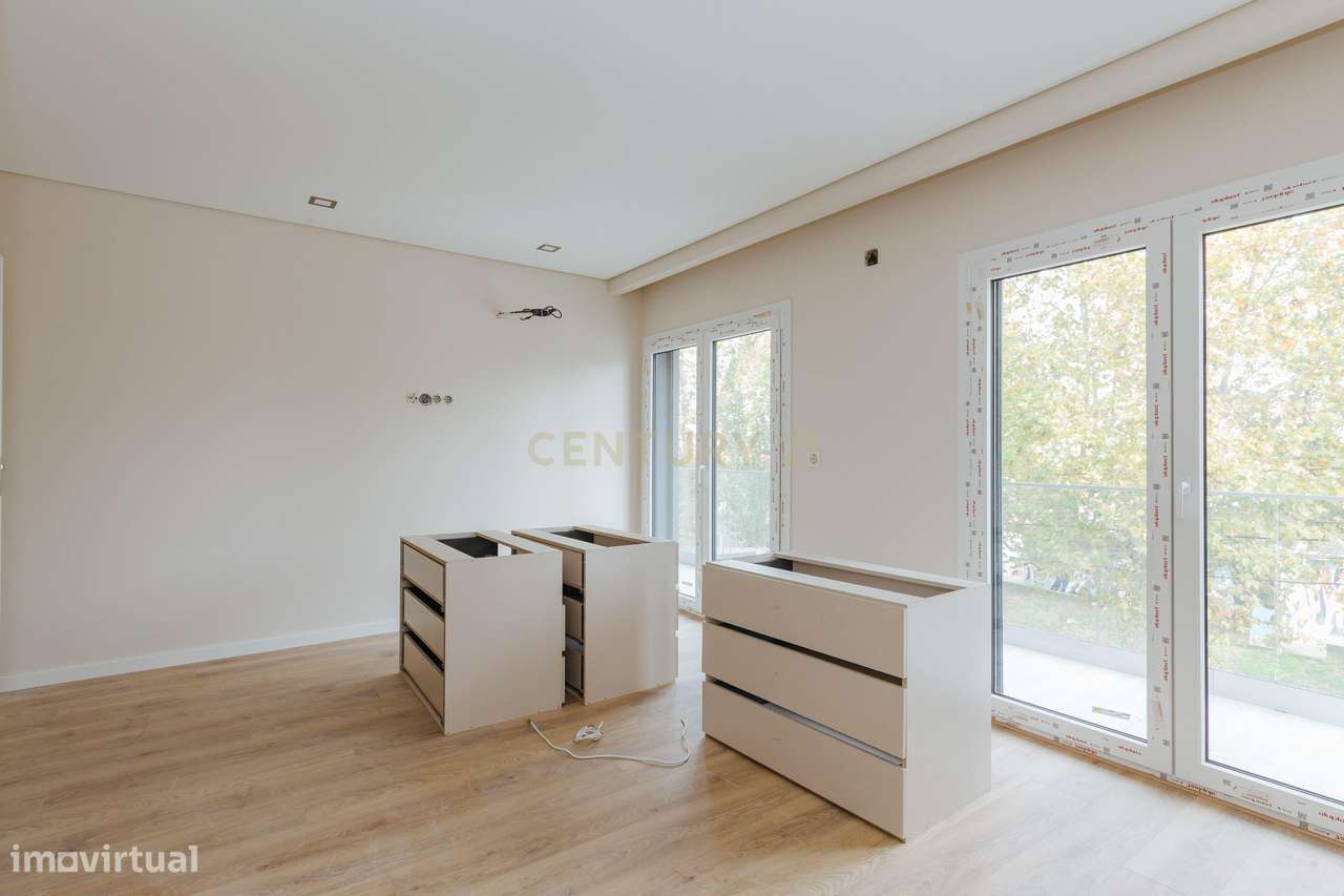 Apartamento T2 Novo com Vista Panorâmica em Loures-55
