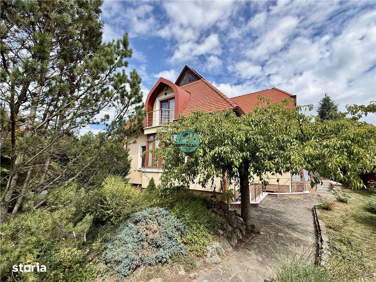 Casa cu 8 camere de vanzare, teren 1263 mp, in Sangeorgiu de Mures-0