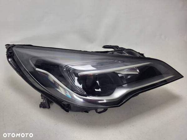 Opel Astra V K SOCZEWKA  LED lampa przód przednia prawa - 2