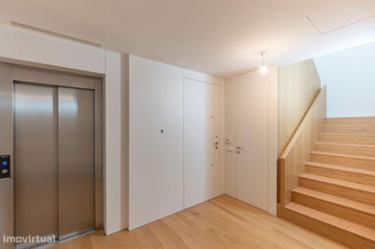 Moradia T3, em Leça da Palmeira na 1ª  Linha de Mar-14