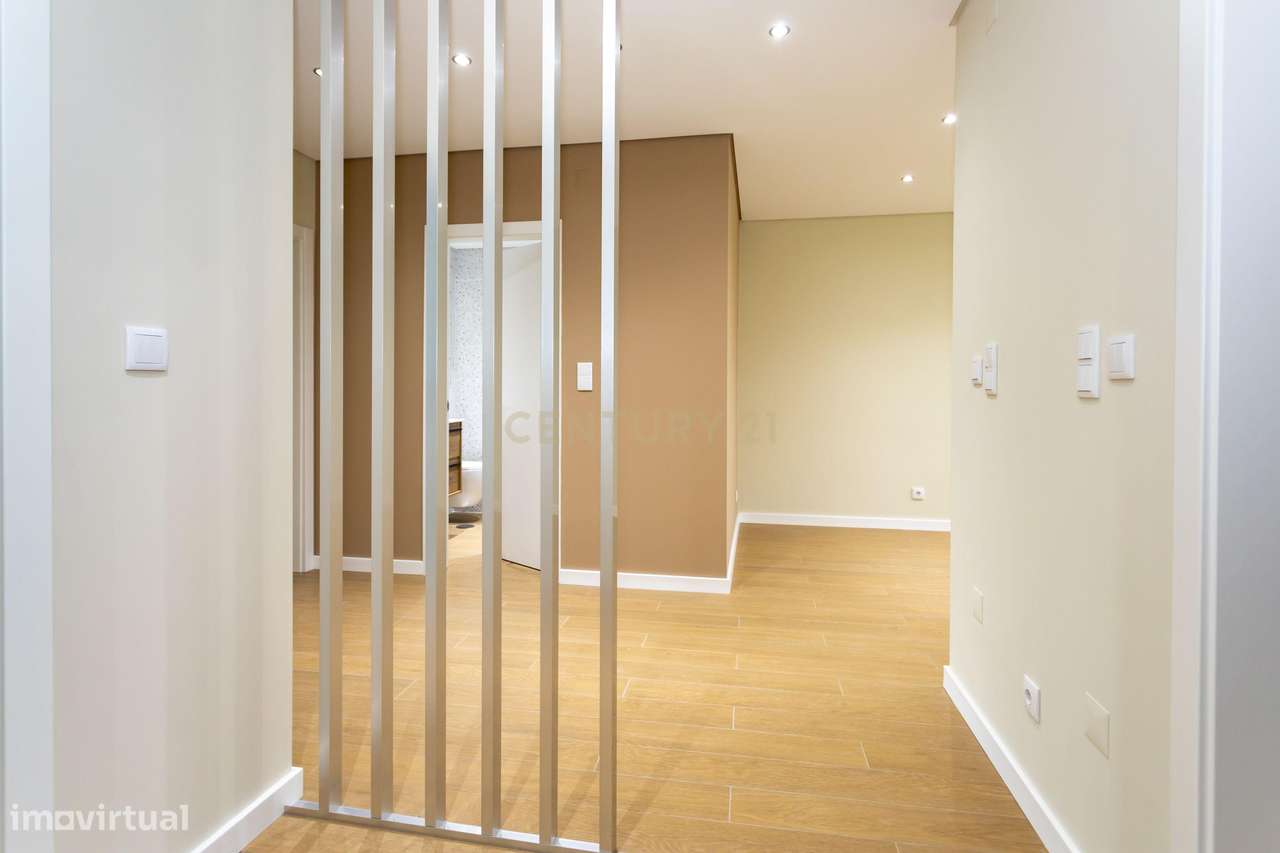 Apartamento T3 Renovado em Seixal Com Varanda - Grande imagem: 3/39