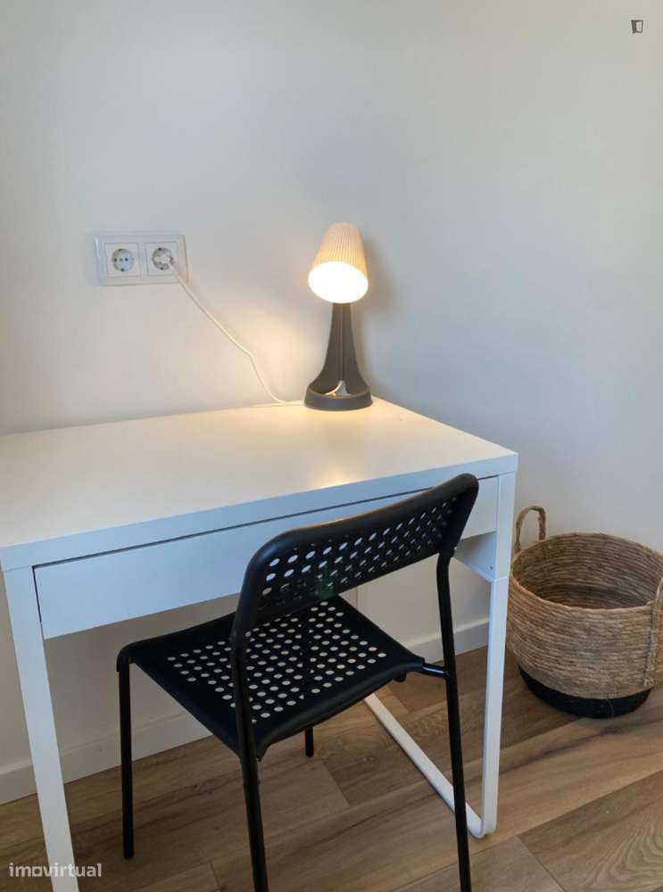 Quarto - localizado em Benfica Lisbon - Grande imagem: 4/10