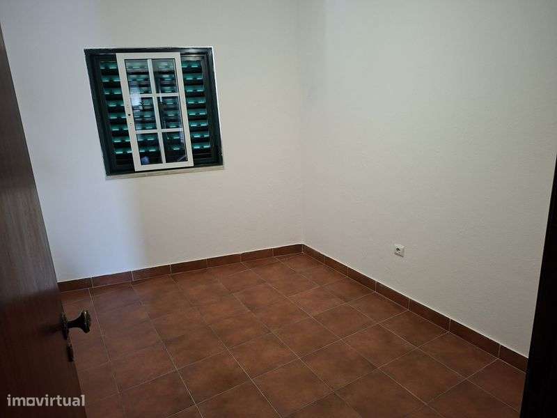 Moradia r/chão e 1°andar - Grande imagem: 5/10