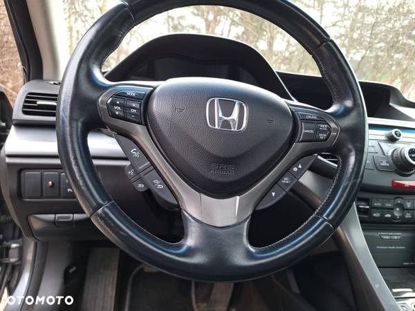 Honda Accord 2.0 Executive Navi - 19