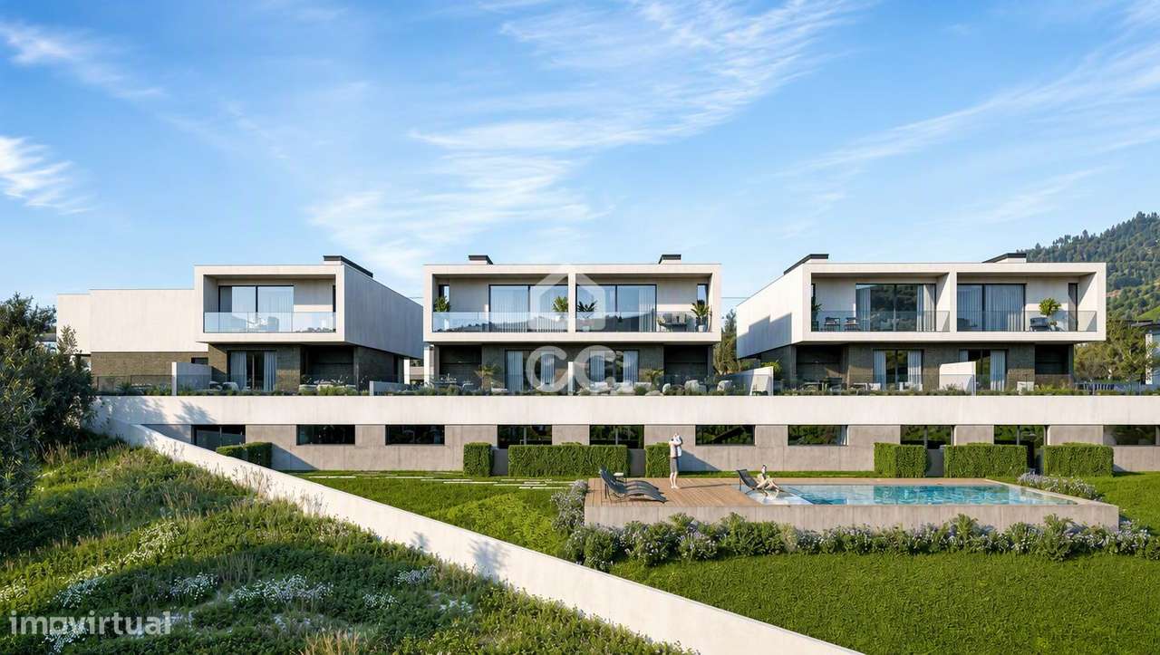 Moradia T3+1 nova, com jardim e terraço, em condomínio privativo com p-7