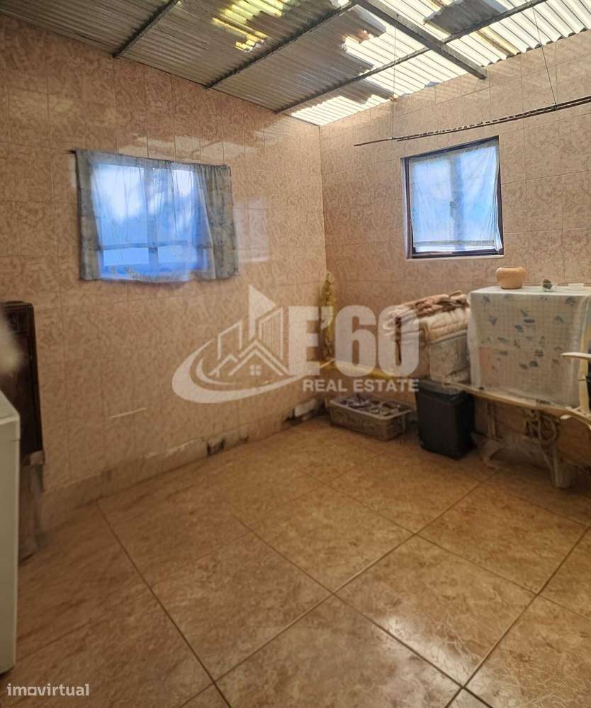 MORADIA TÉRREA COM 4 FRENTES E TERRENO DE 2.375M2 PARAMOS-26