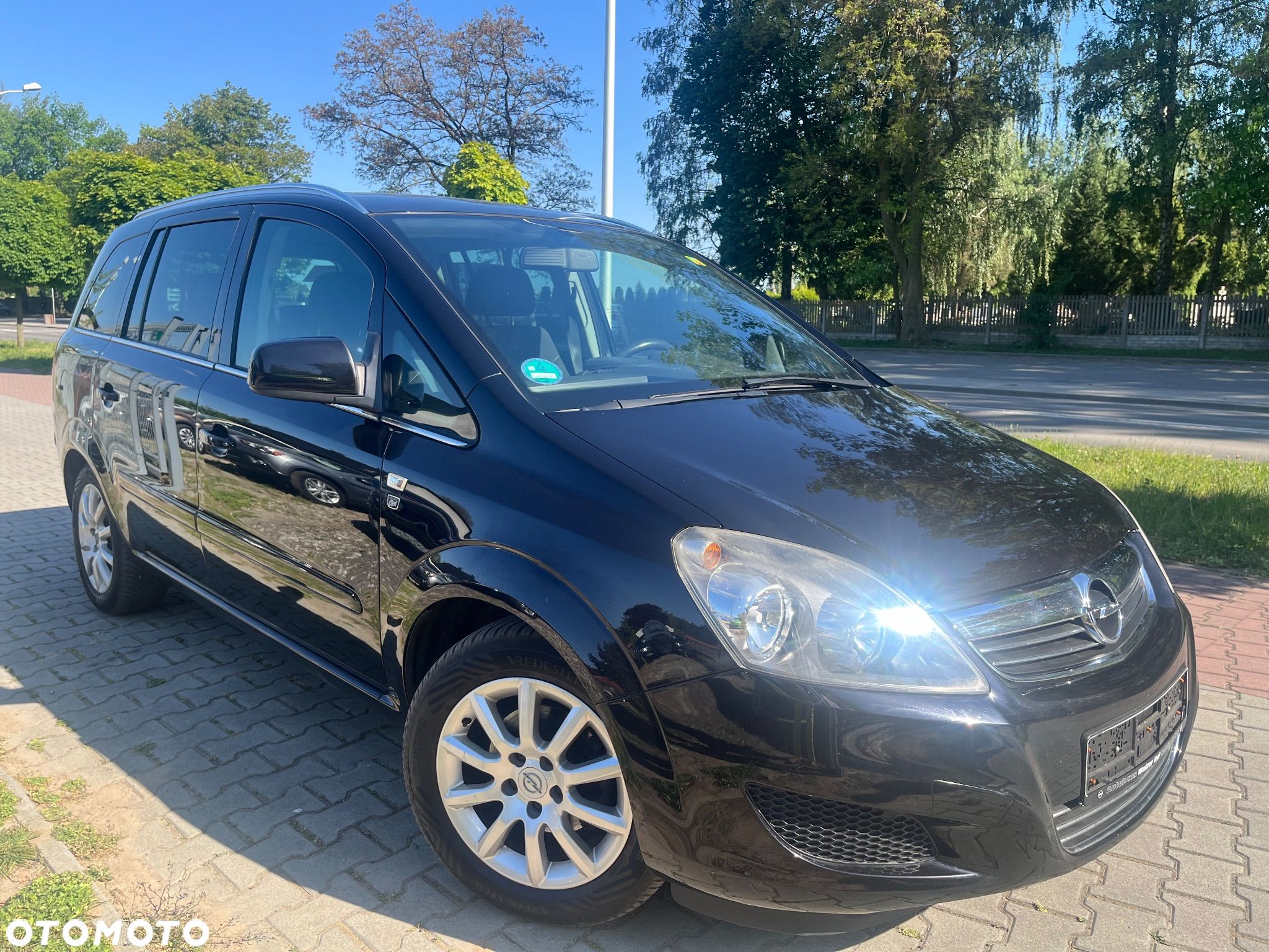 Opel Zafira - 1