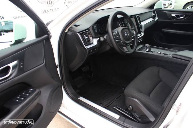 Volvo V60 2.0 B4 Momentum Geartronic - 12