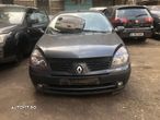 Far stanga/Far dreapta faruri Renault Clio 2005 - 2