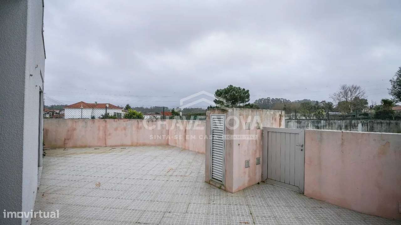 Moradia Geminada V4, situada em Pedroso,Carvalhos Vila Nova de Gaia.-11