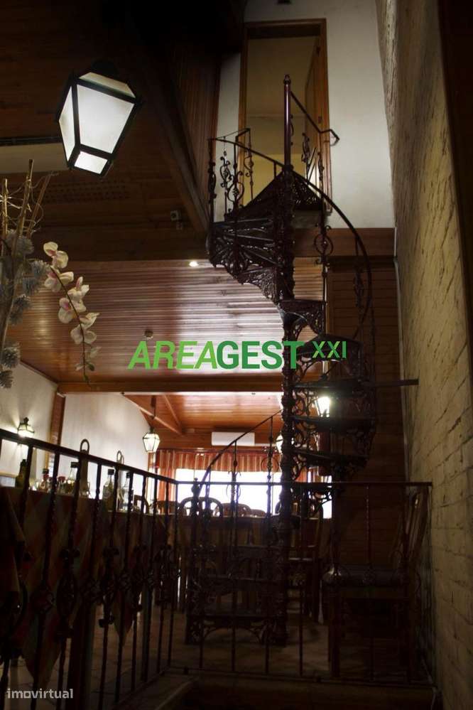 Loja para venda localizada em Vila Franca de Xira - Grande imagem: 4/23